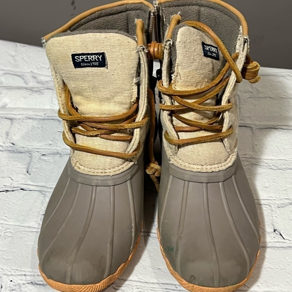 Sperry size 2 salt water boots